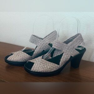 Bernie Mev Elegant Women's Woven Heels - Creamy Beige Stretchy Size 7